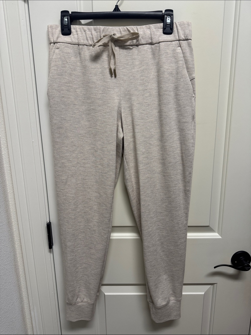 Rachel Zoe Women’s Light Beige Drawstring Jogger Pants